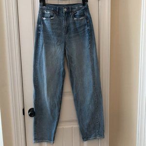 LIKE NEW AMERICAN EAGLE HIGH WAIST BAGGY JEANS; SIZE 4